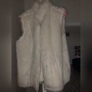 Cream reversible vest suede/ faux fur